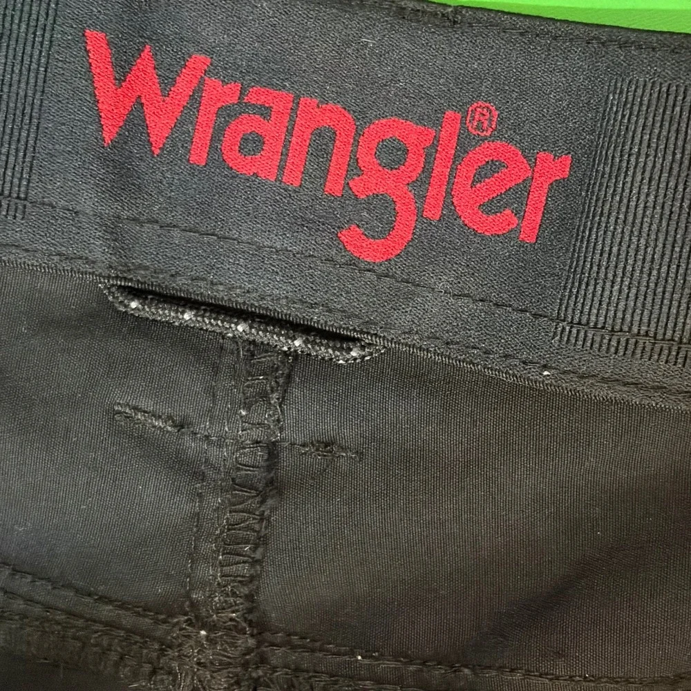 Wrangler Performance Cargo Pants Mens 32x30 Black Tech Utility Outdoor Trousers